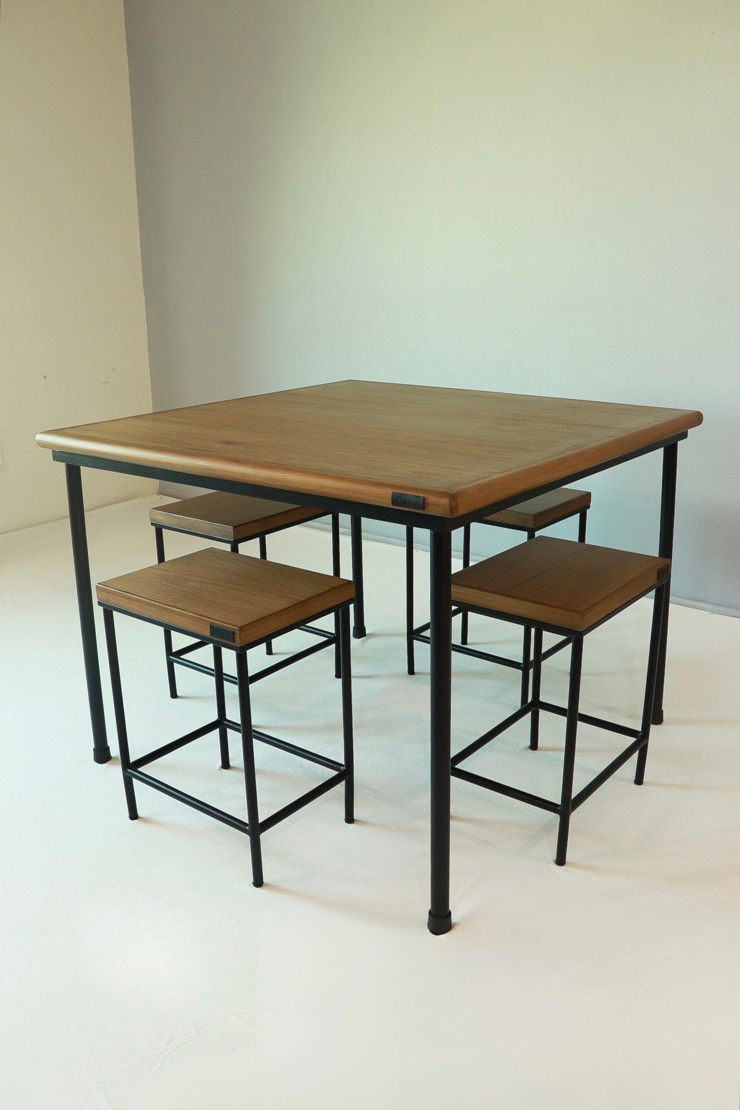 Adap-Table