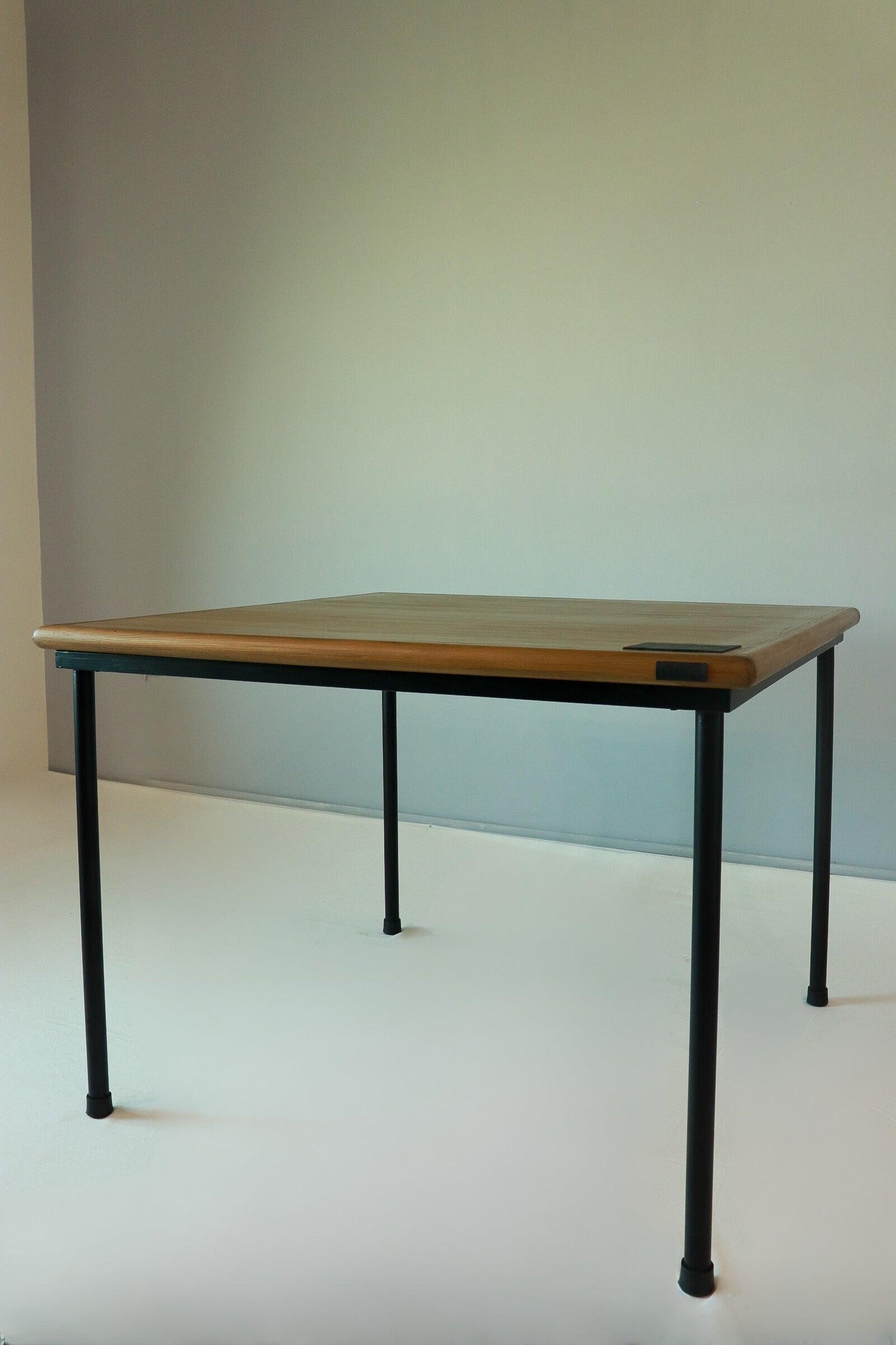 Adap-Table